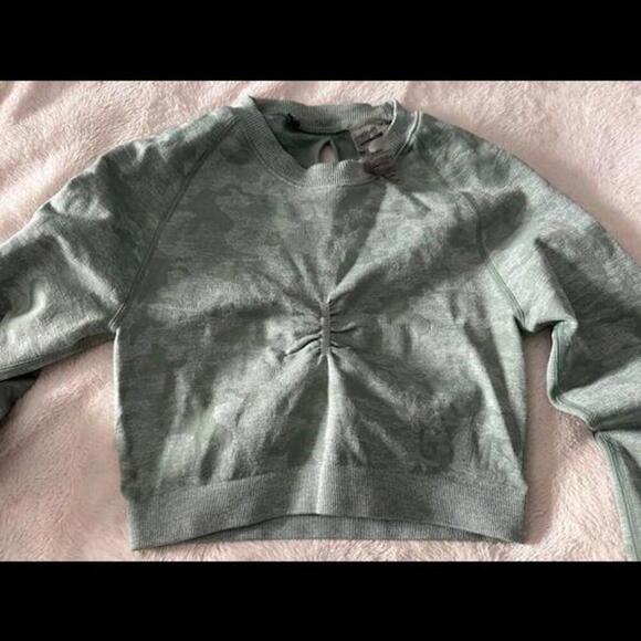 Gymshark Women's Long Sleeve Cropped Workout Top - Size M - Picture 1 of 4